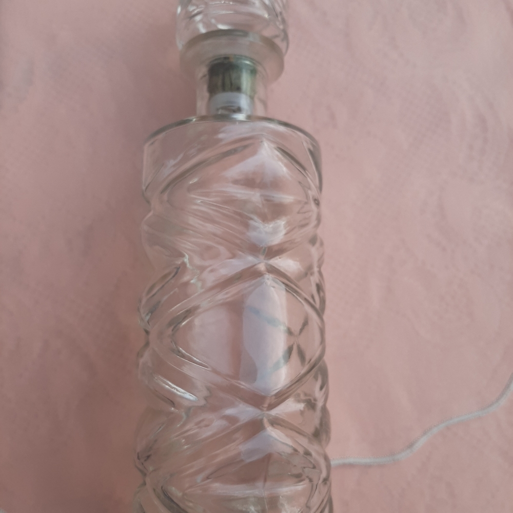 OLD VINTAGE LIQUOR BOTTLE CLEAR DECANTER WITHOUT LABEL WITH STOPPER